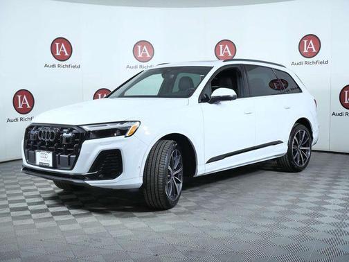 2025 Audi Q7 45 Premium Plus