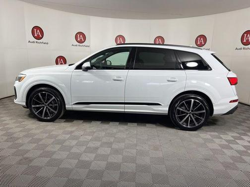 2025 Audi Q7 45 Premium Plus