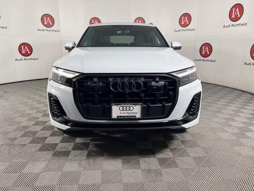 2025 Audi Q7 45 Premium Plus