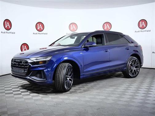 2022 Audi Q8 55 Premium Plus
