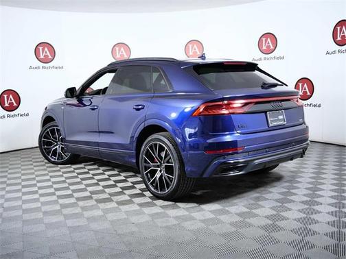 2022 Audi Q8 55 Premium Plus