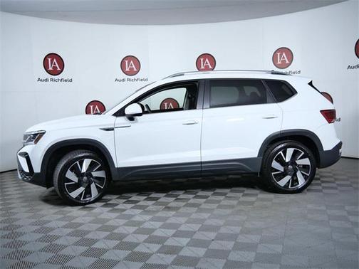 2024 Volkswagen Taos 1.5T SEL
