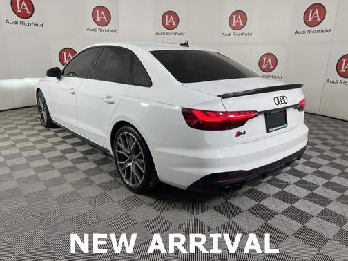 2023 Audi S4 Premium Plus TFSI quattro Tiptronic