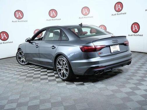 Daytona Gray Pearl Effect 2023 Audi S4 Premium Plus TFSI quattro Tiptronic