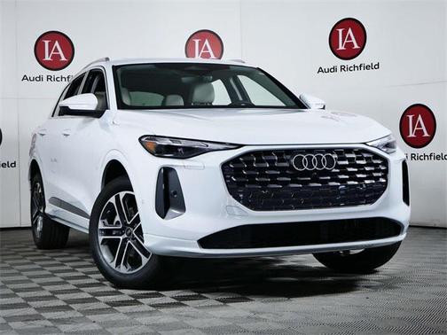 2025 Audi Q5 Premium