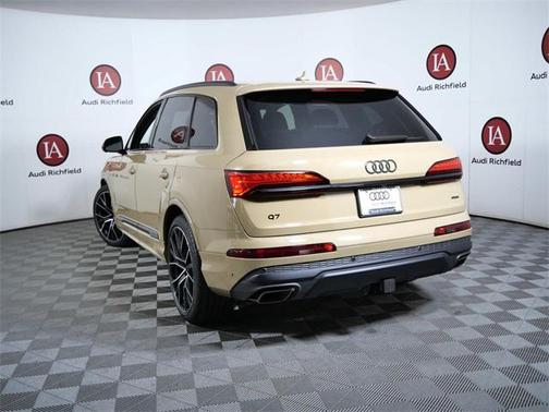 2025 Audi Q7 55 Premium Plus