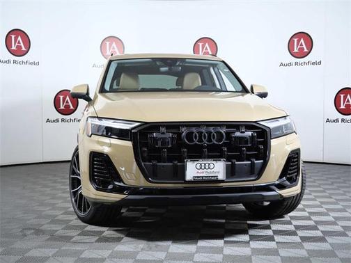 2025 Audi Q7 55 Premium Plus