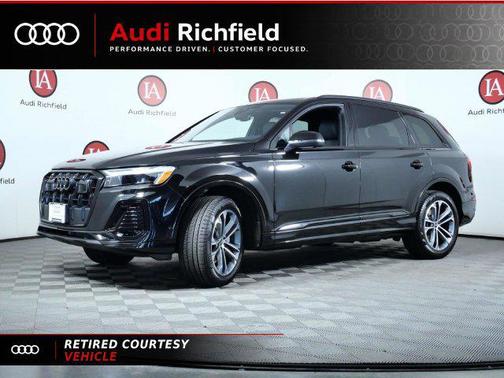 Mythos Black Metallic 2026 Audi Q7 45 Premium