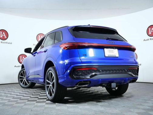 Ultra Blue Metallic 2026 Audi Q5 Premium Plus TFSI quattro S tronic