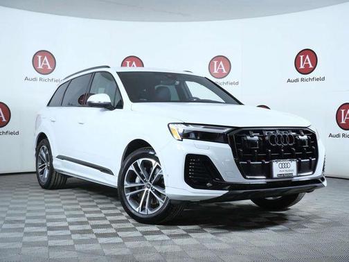 2025 Audi Q7 45 Premium
