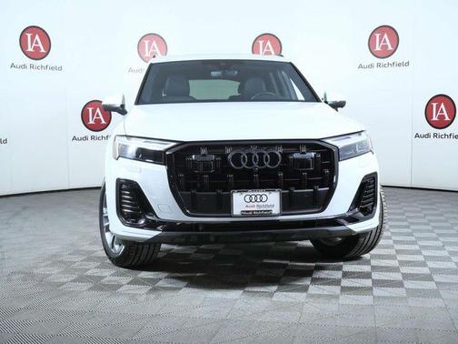 2025 Audi Q7 45 Premium