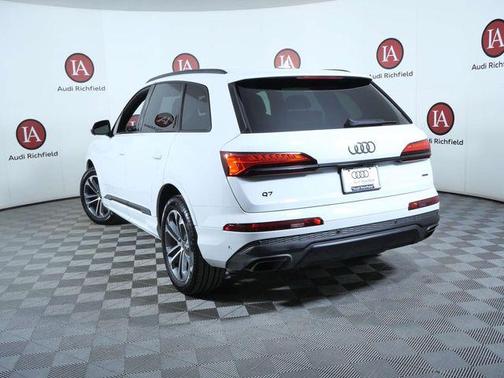 2025 Audi Q7 45 Premium
