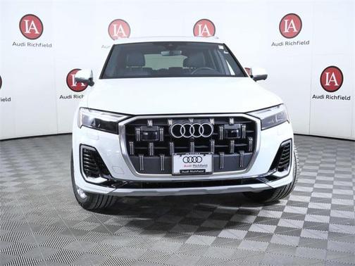 2025 Audi Q7 55 Premium Plus