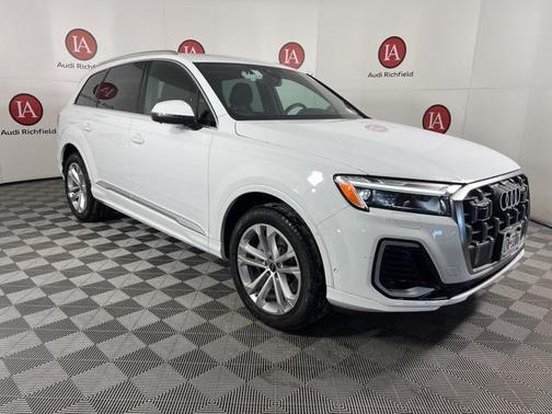 2025 Audi Q7 55 Premium Plus