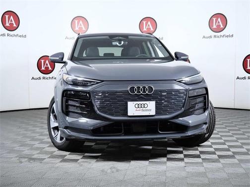 2025 Audi Q6 e-tron Premium Plus quattro