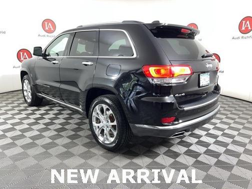 2020 Jeep Grand Cherokee Summit