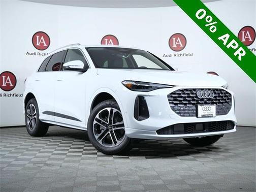 2025 Audi Q5 Premium plus