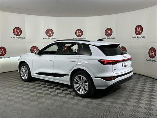 2025 Audi Q6 e-tron Premium Plus