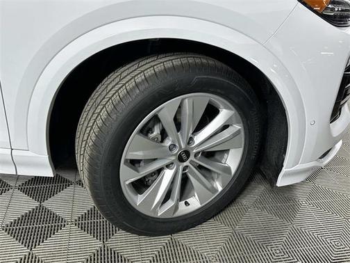 2025 Audi Q6 e-tron Premium Plus