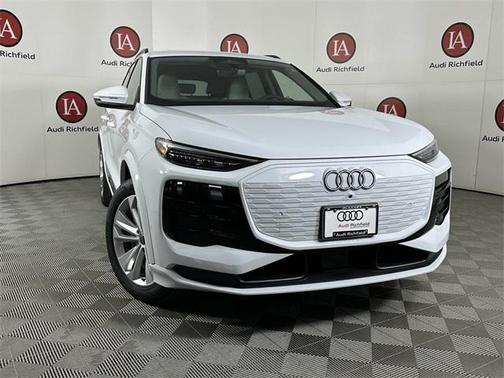 2025 Audi Q6 e-tron Premium Plus