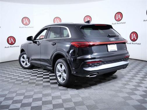 2025 Audi Q5 Premium TFSI quattro S tronic
