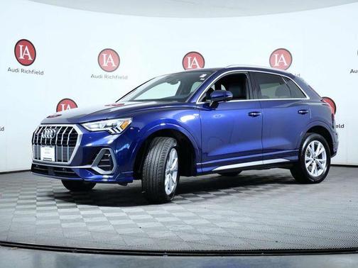 Navarra Blue Metallic 2023 Audi Q3 45 S line Premium Plus
