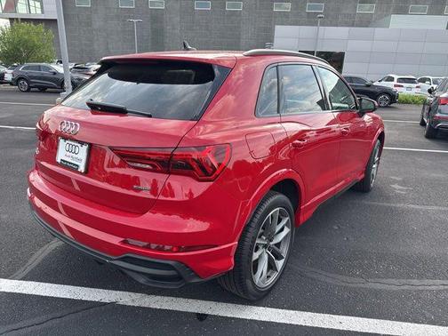 Progressive Red Metallic 2025 Audi Q3 Premium 45 TFSI S line quattro Tiptronic