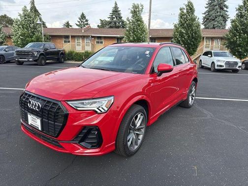 Progressive Red Metallic 2025 Audi Q3 Premium 45 TFSI S line quattro Tiptronic