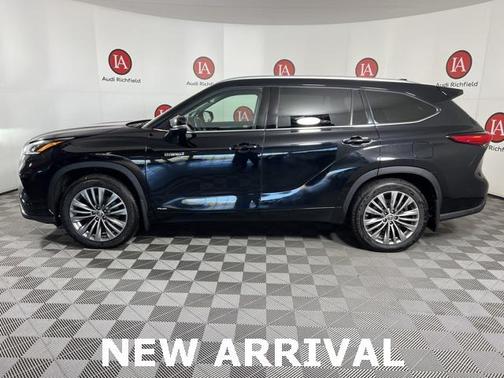 2020 Toyota Highlander Hybrid Platinum