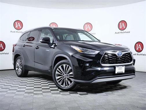 2020 Toyota Highlander Hybrid Platinum