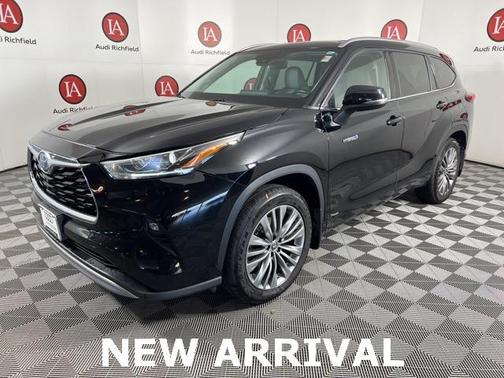 2020 Toyota Highlander Hybrid Platinum