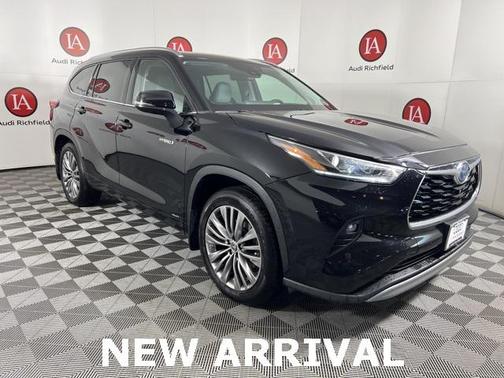 2020 Toyota Highlander Hybrid Platinum