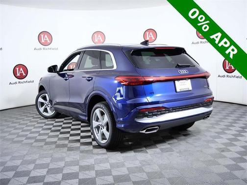 2025 Audi Q5 Premium plus