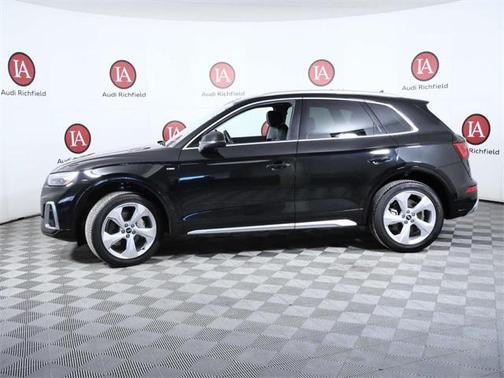 2022 Audi Q5 45 S line Premium Plus