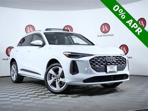 2025 Audi Q5 Premium plus