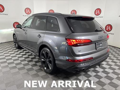 2025 Audi Q7 55 Prestige