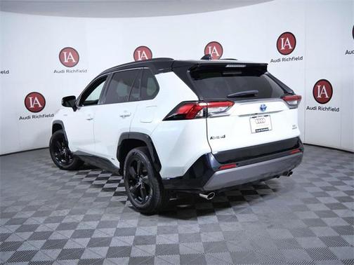 2019 Toyota RAV4 Hybrid SE