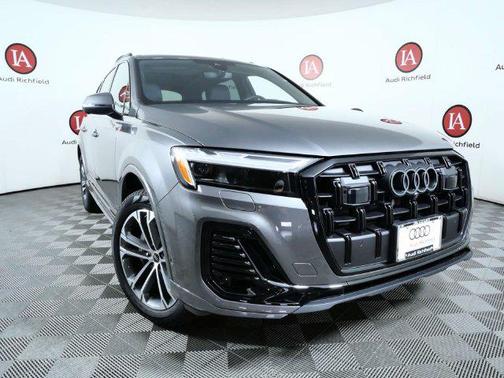 Samurai Gray Metallic 2026 Audi Q7 45 Premium Plus