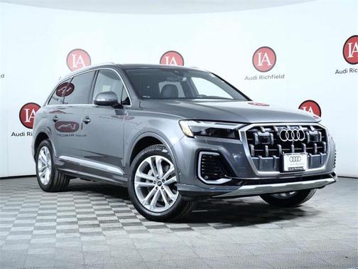 2025 Audi Q7 45 Premium Plus