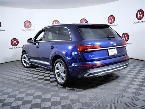 2022 Audi Q7 55 Premium Plus