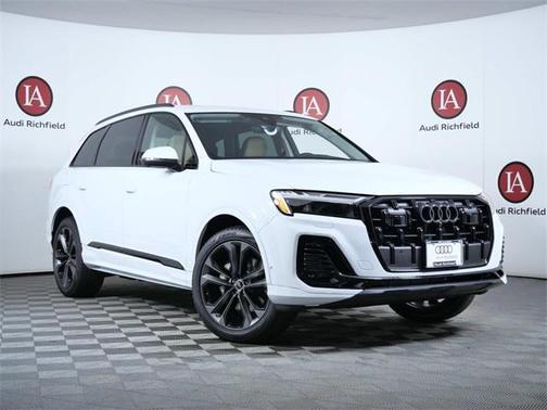 2025 Audi Q7 55 Premium Plus