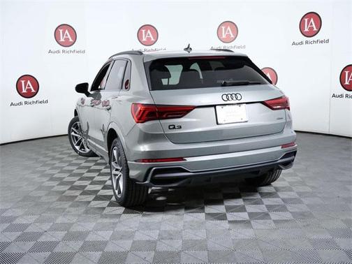 2025 Audi Q3 Premium 45 TFSI S line quattro Tiptronic