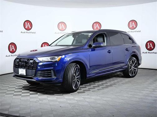 2022 Audi Q7 55 Premium Plus