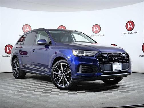 2022 Audi Q7 55 Premium Plus