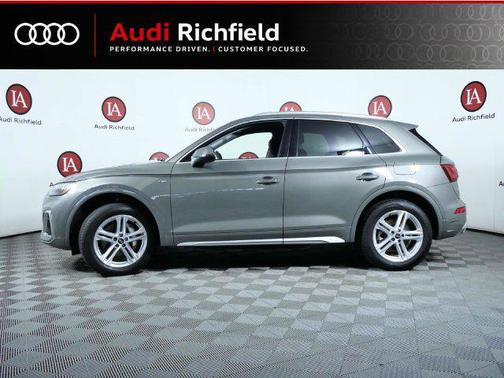 Chronos Gray Metallic 2024 Audi Q5 e 55 S line Premium Plus