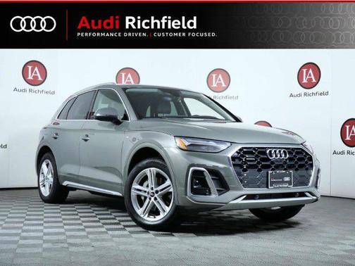 Chronos Gray Metallic 2024 Audi Q5 e 55 S line Premium Plus