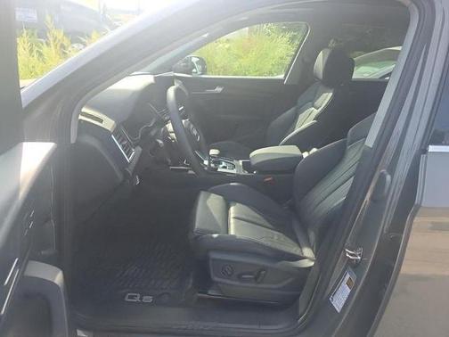 Chronos Gray Metallic 2024 Audi Q5 e 55 S line Premium Plus