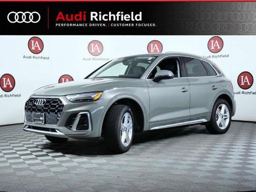 Chronos Gray Metallic 2024 Audi Q5 e 55 S line Premium Plus