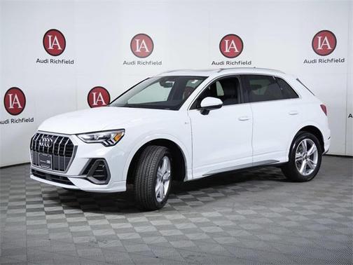 2024 Audi Q3 Premium 45 TFSI S line quattro Tiptronic