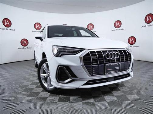 2024 Audi Q3 Premium 45 TFSI S line quattro Tiptronic